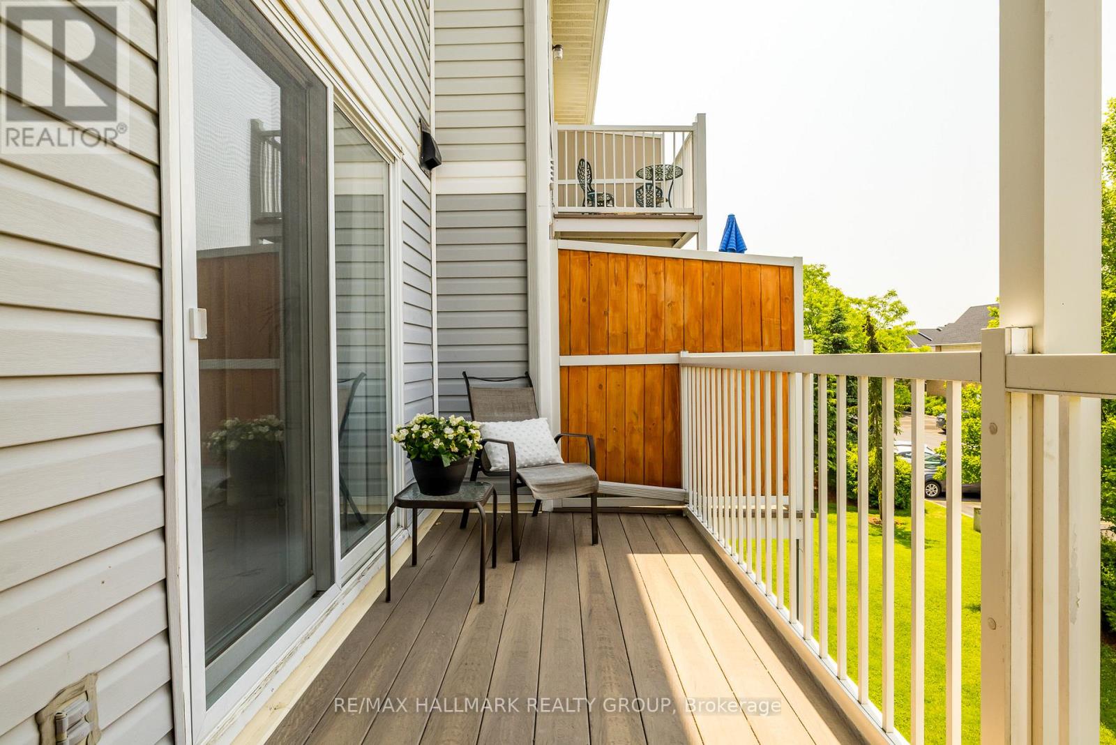 246 Cresthaven Drive, Ottawa, Ontario  K2G 6W4 - Photo 11 - X12203230