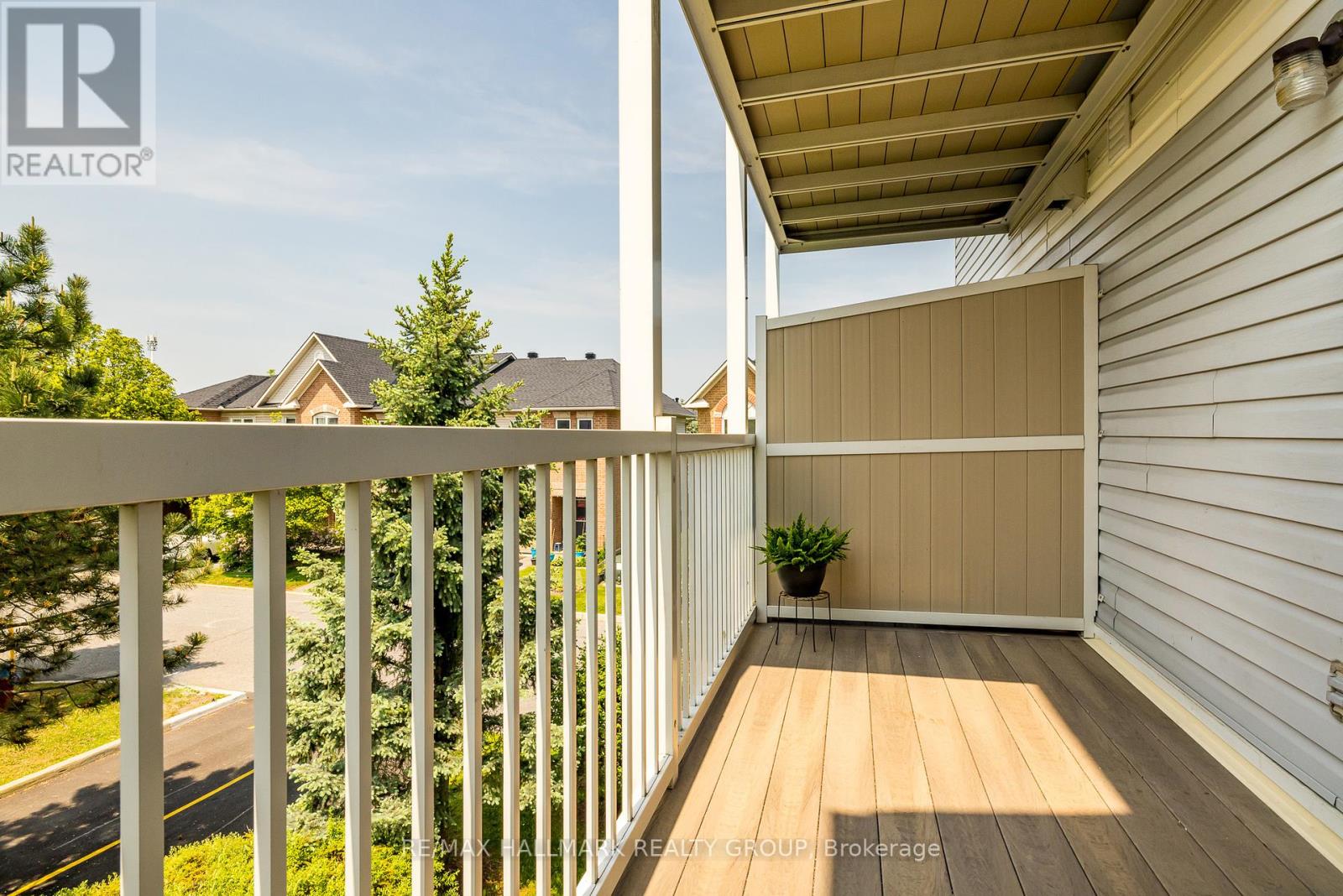 246 Cresthaven Drive, Ottawa, Ontario  K2G 6W4 - Photo 12 - X12203230