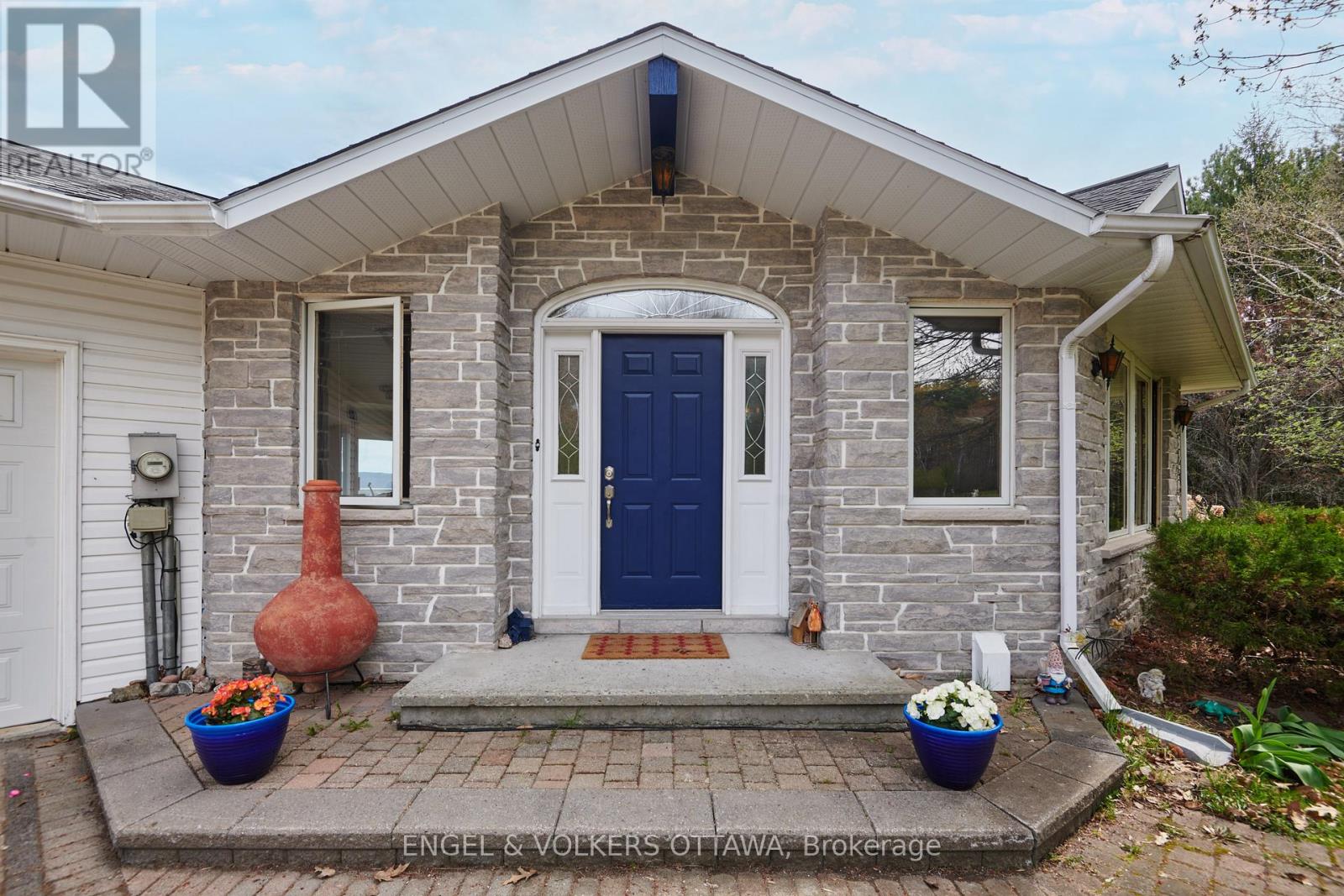 122 Colonel Nicholson Lane, Ottawa, Ontario  K0A 3M0 - Photo 9 - X12133723