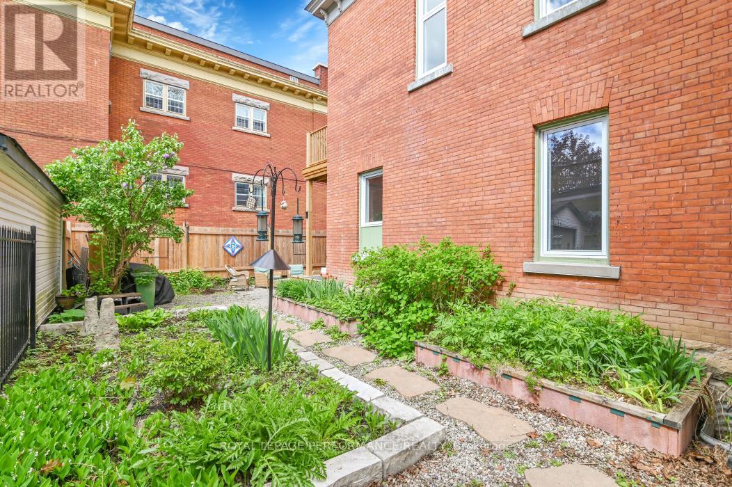 4 Hartington Place, Ottawa, Ontario  K2P 1J1 - Photo 33 - X12201417