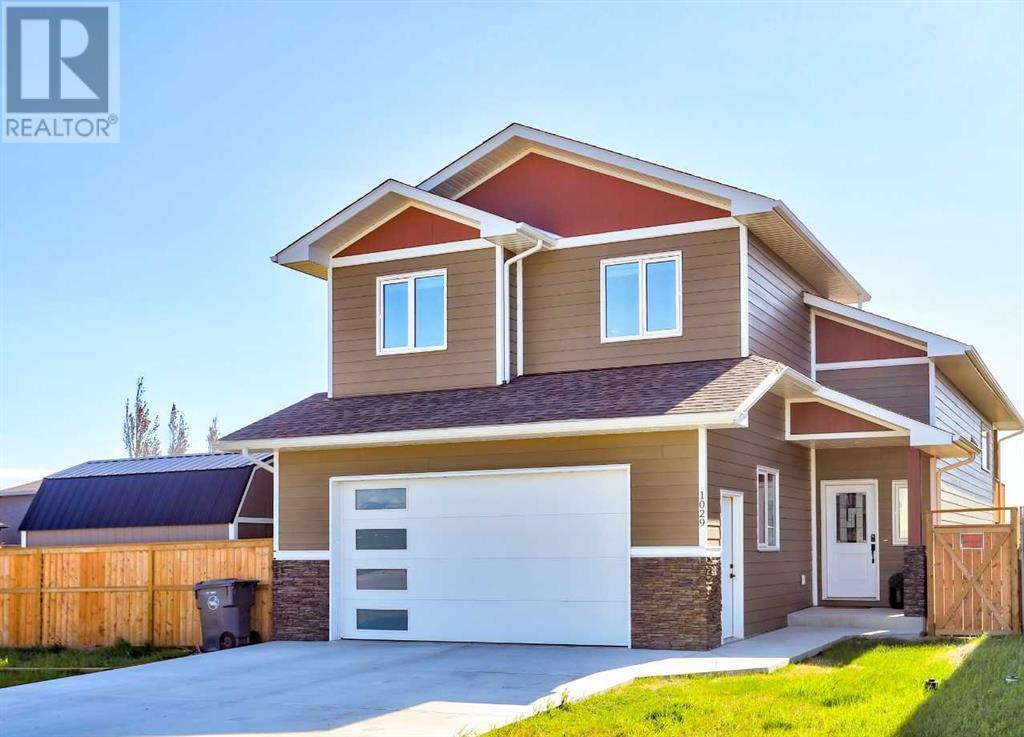 1029 Livingston Way, Pincher Creek, Alberta