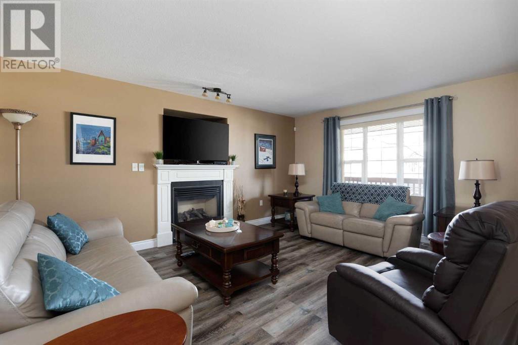 Property at 228 Coyote Crescent image 3
