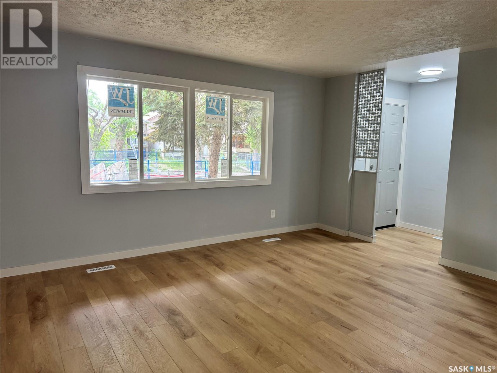 1157 Cameron Street, Regina, Saskatchewan  S4T 2S9 - Photo 3 - SK008618
