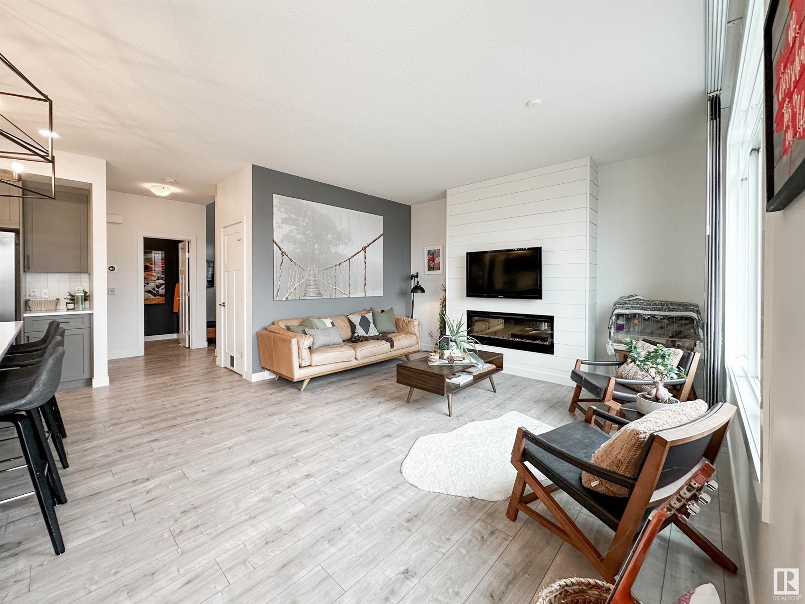 Property at 146 JOYAL WY image 4