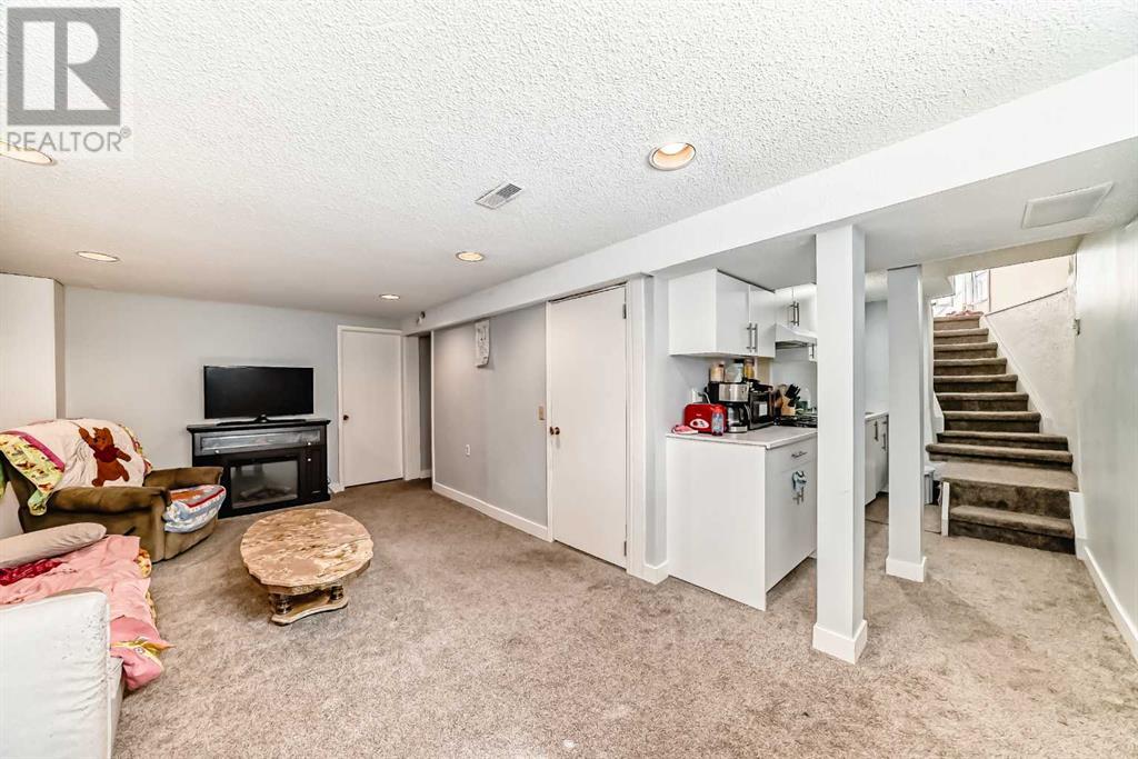 8016 33 Avenue Nw, Calgary, Alberta  T3B 1L7 - Photo 27 - A2221746