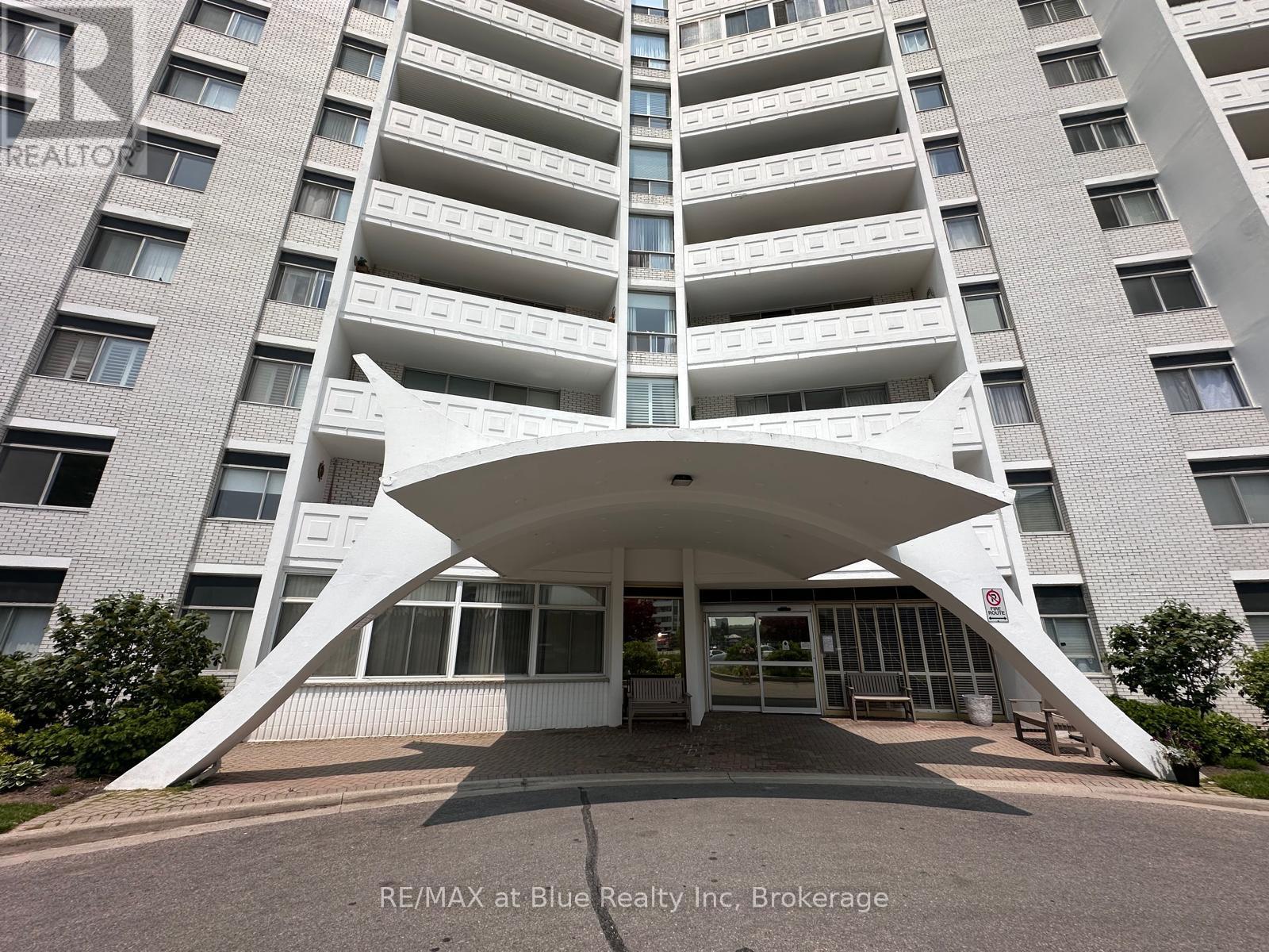 502 - 15 Towering Heights Boulevard, St. Catharines, Ontario  L2T 3G7 - Photo 2 - X12203139