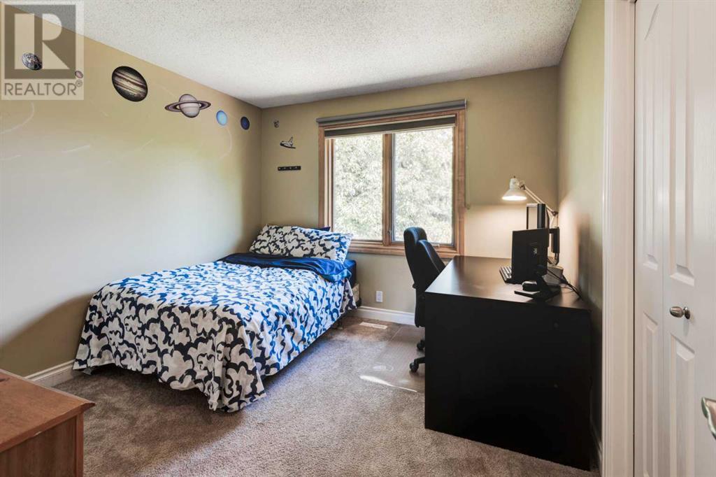 712 Lake Placid Drive Se, Calgary, Alberta  T2J 4C1 - Photo 25 - A2227184