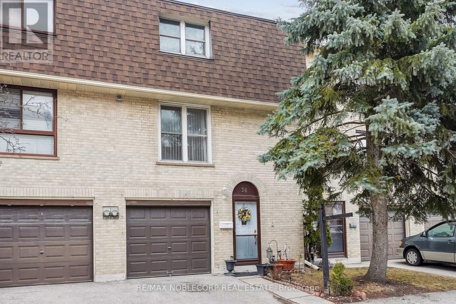 34 Corvus Star Way, Toronto, Ontario  M2J 1P3 - Photo 2 - C12203075