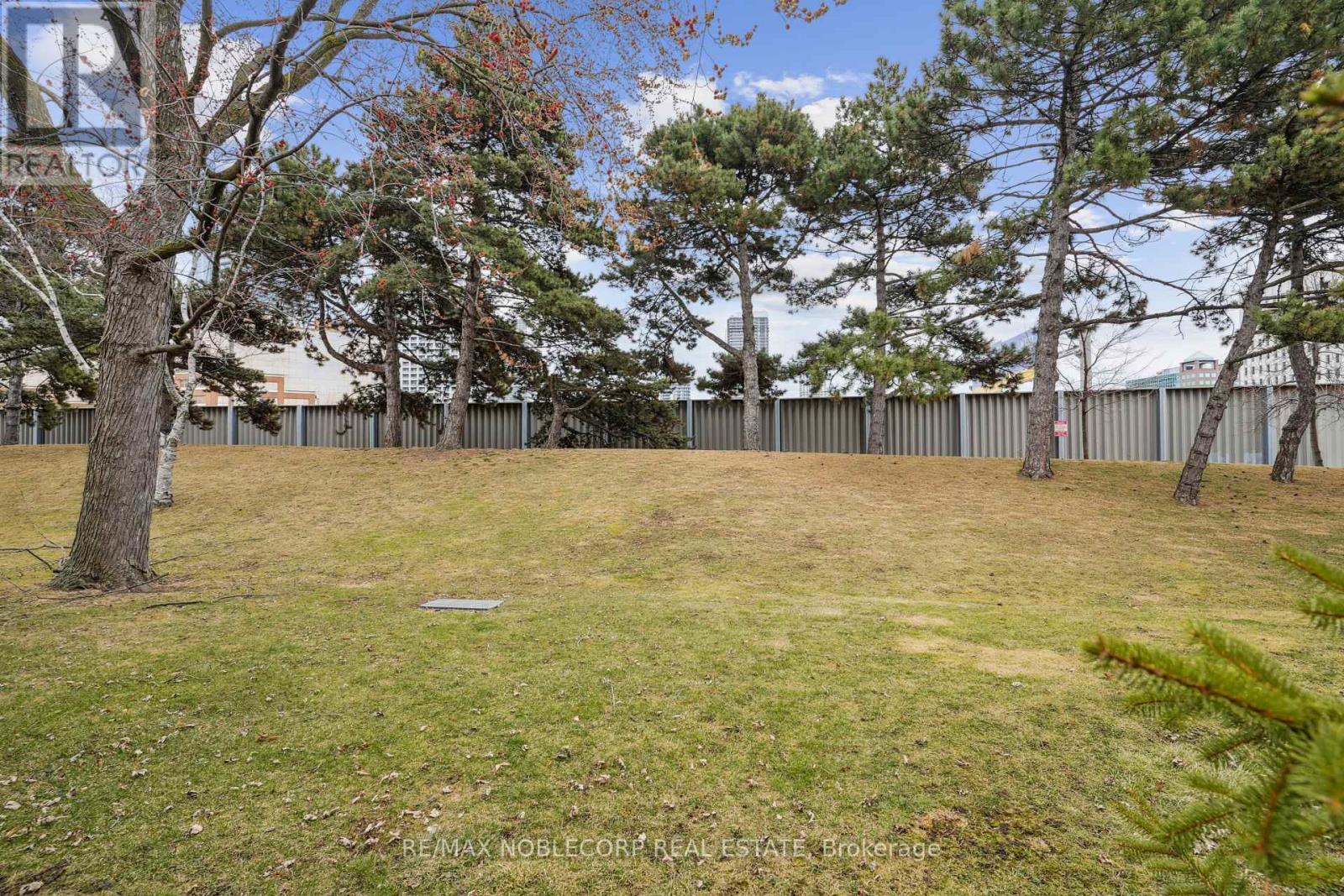 34 Corvus Star Way, Toronto, Ontario  M2J 1P3 - Photo 28 - C12203075