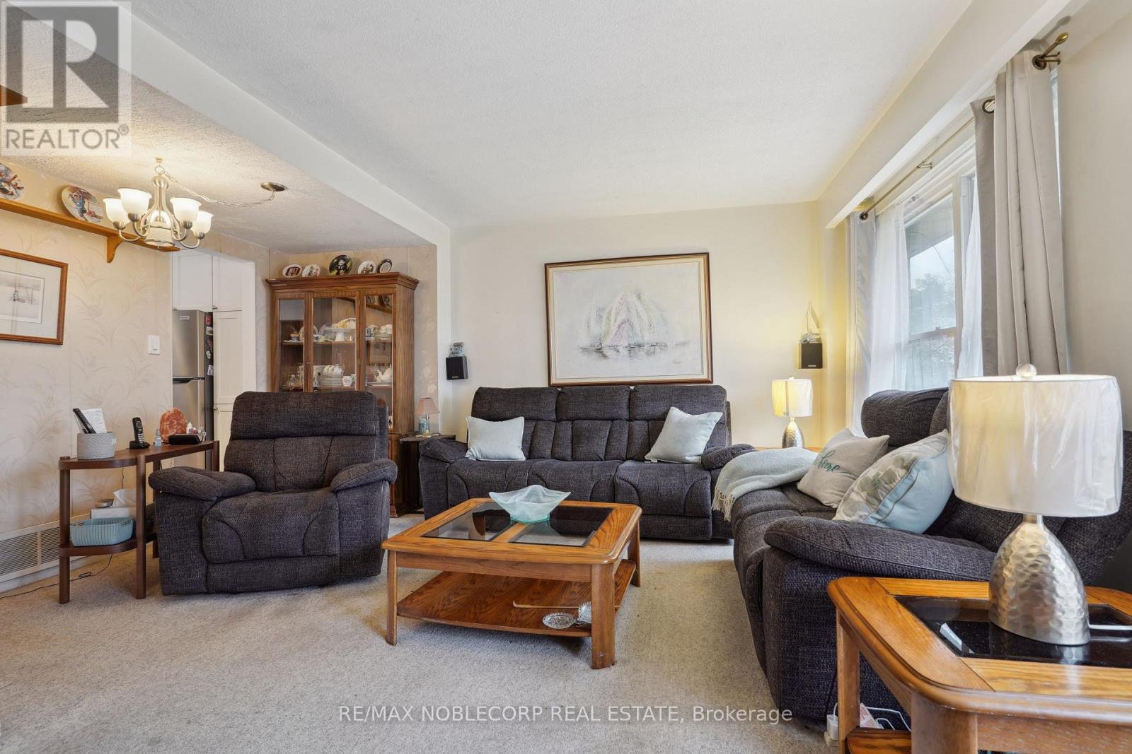 34 Corvus Star Way, Toronto, Ontario  M2J 1P3 - Photo 5 - C12203075