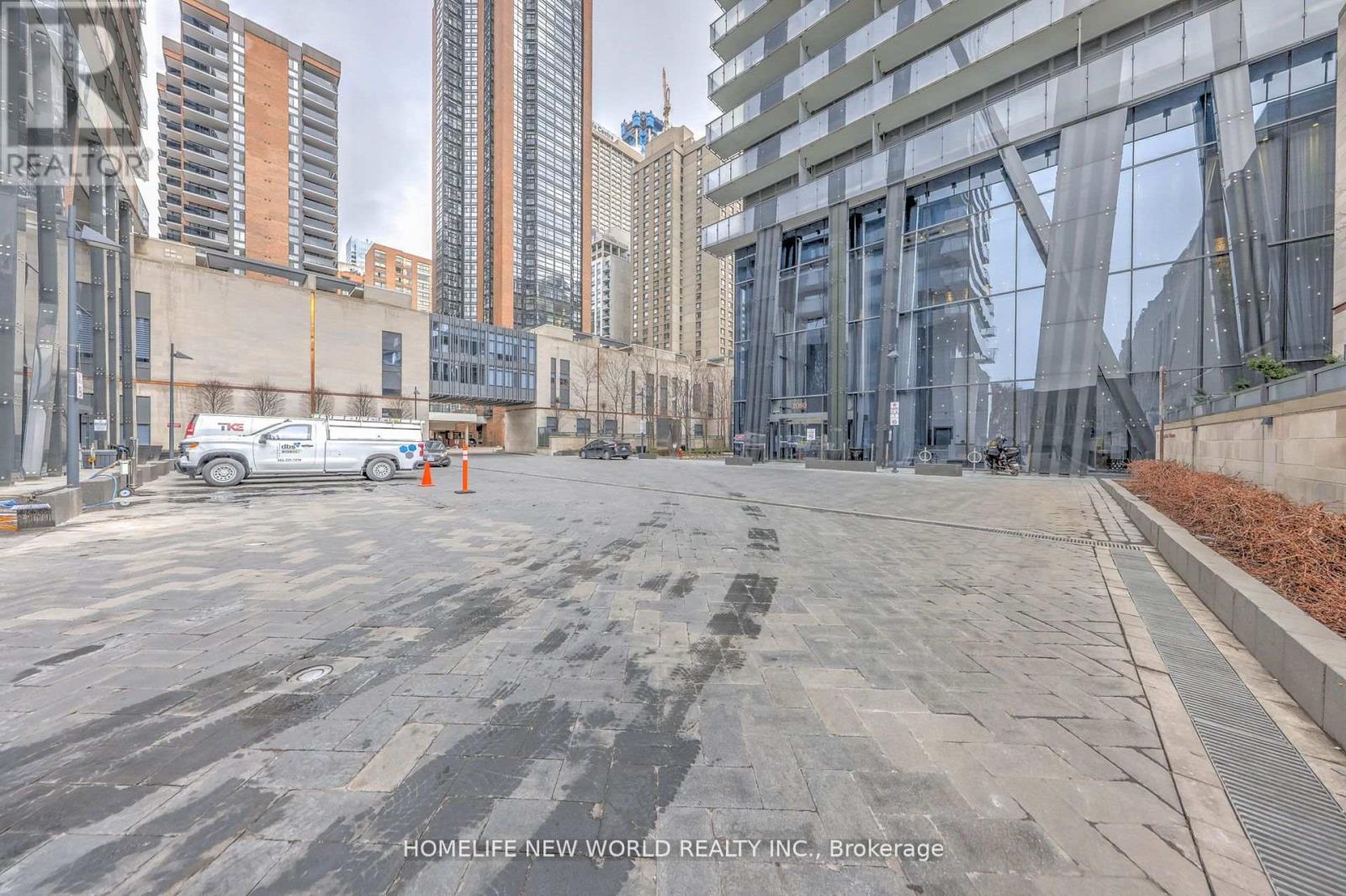2410 - 1080 Bay Street, Toronto, Ontario  M5S 0A5 - Photo 6 - C12203095