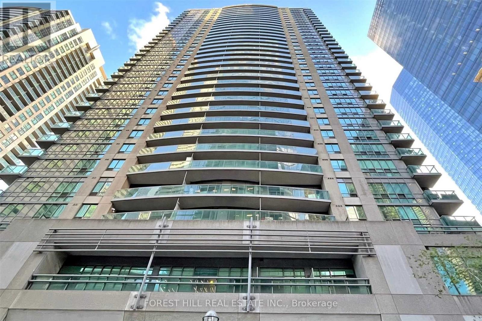 3903 - 30 Grand Trunk Crescent, Toronto, Ontario  M5J 3A4 - Photo 1 - C12203166