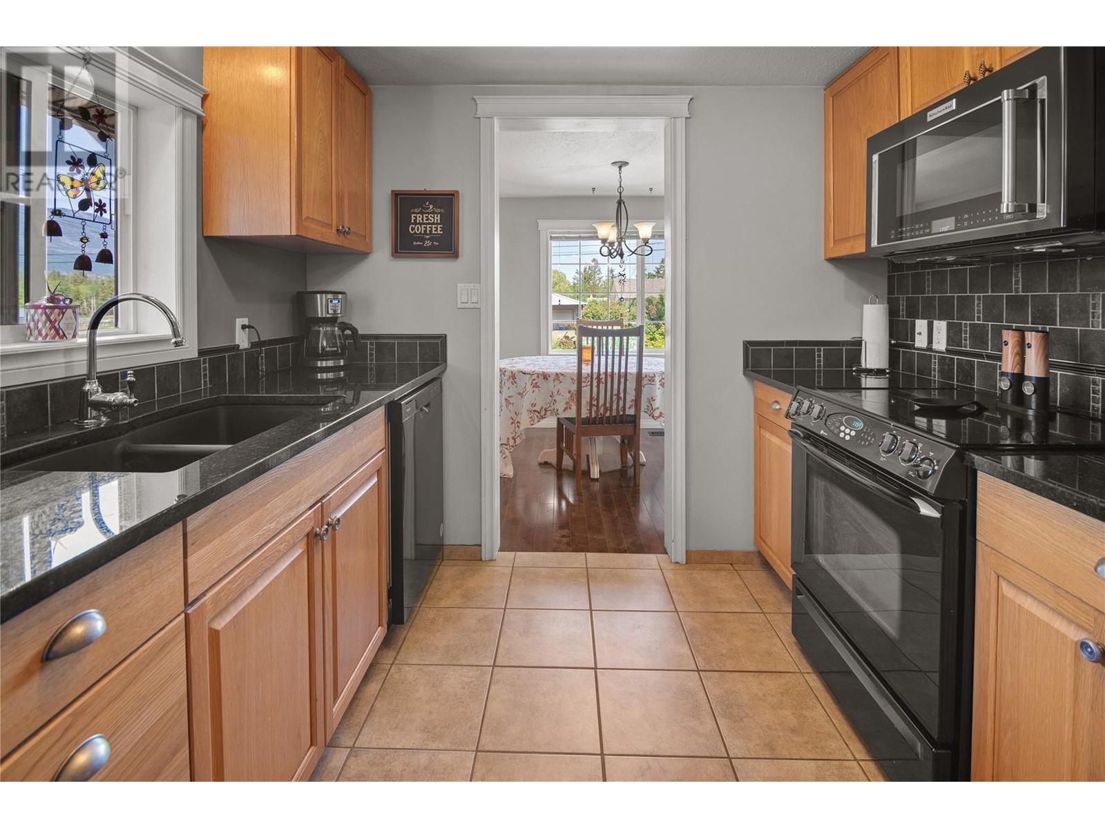 4772 Burns Avenue, Canal Flats, British Columbia  V0B 1B0 - Photo 17 - 10351101