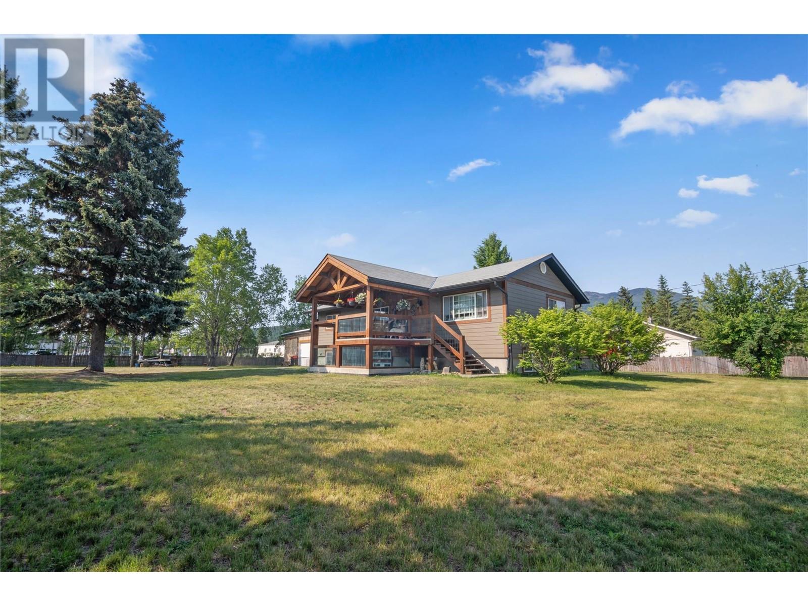 4772 Burns Avenue, Canal Flats, British Columbia  V0B 1B0 - Photo 3 - 10351101
