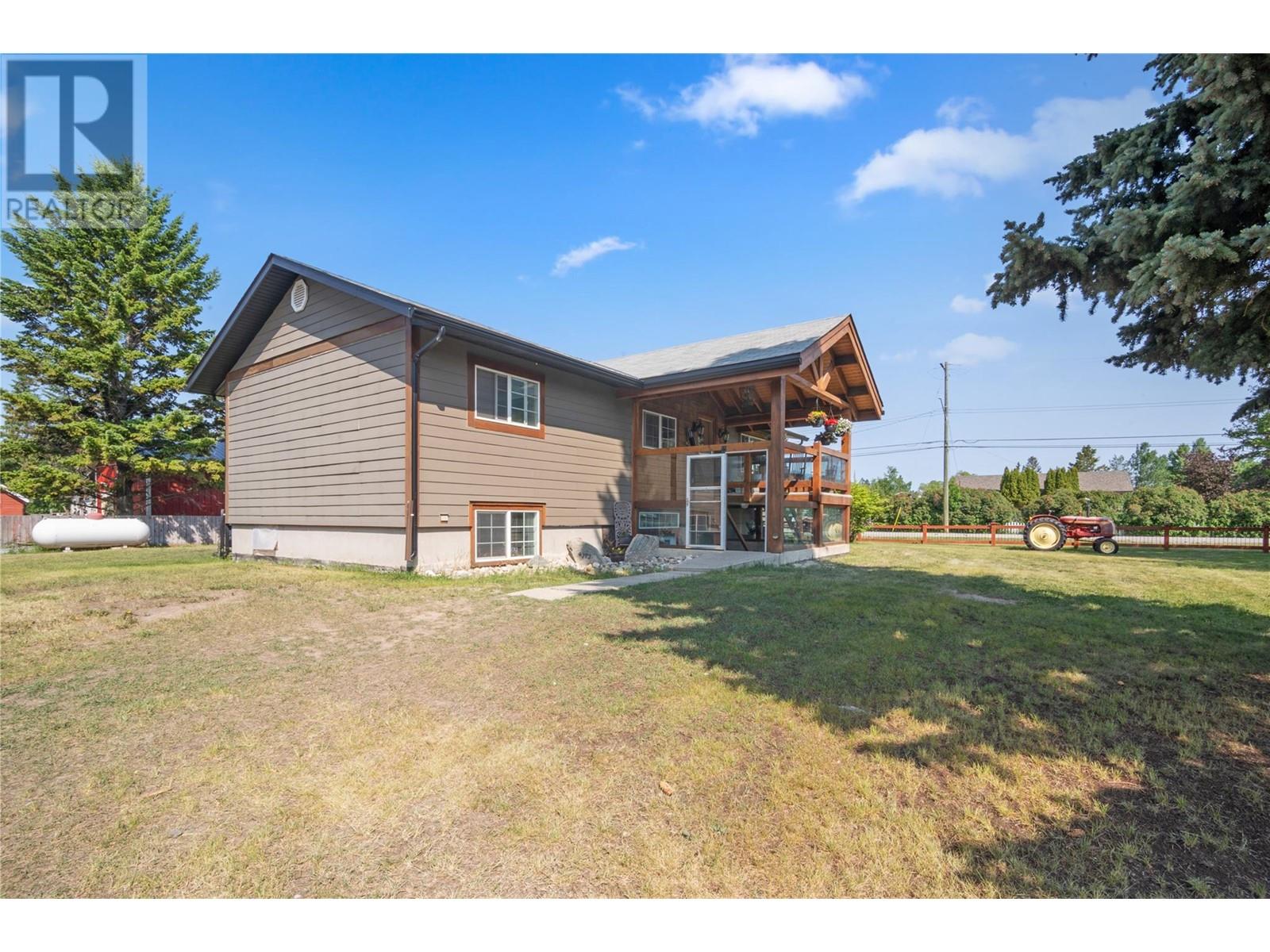 4772 Burns Avenue, Canal Flats, British Columbia  V0B 1B0 - Photo 4 - 10351101