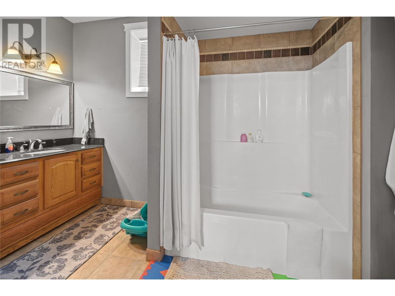 4772 Burns Avenue, Canal Flats, British Columbia  V0B 1B0 - Photo 43 - 10351101