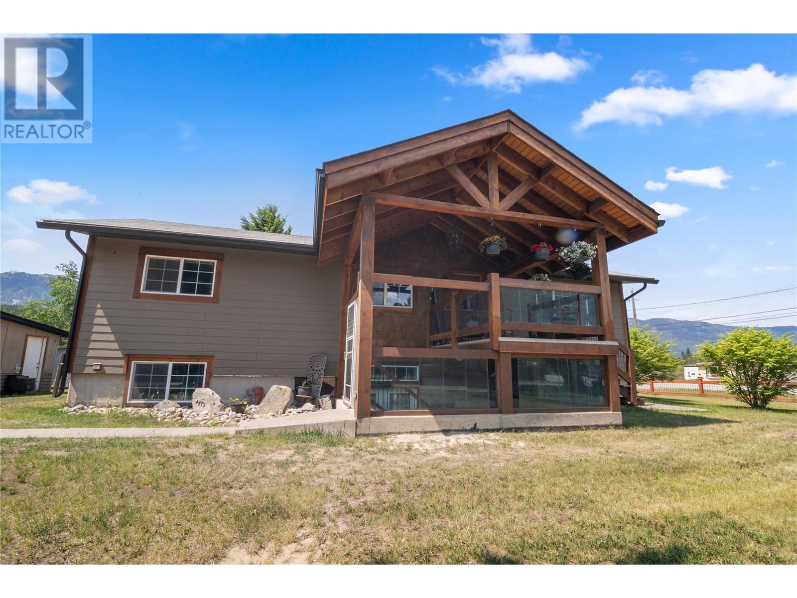 4772 Burns Avenue, Canal Flats, British Columbia  V0B 1B0 - Photo 6 - 10351101