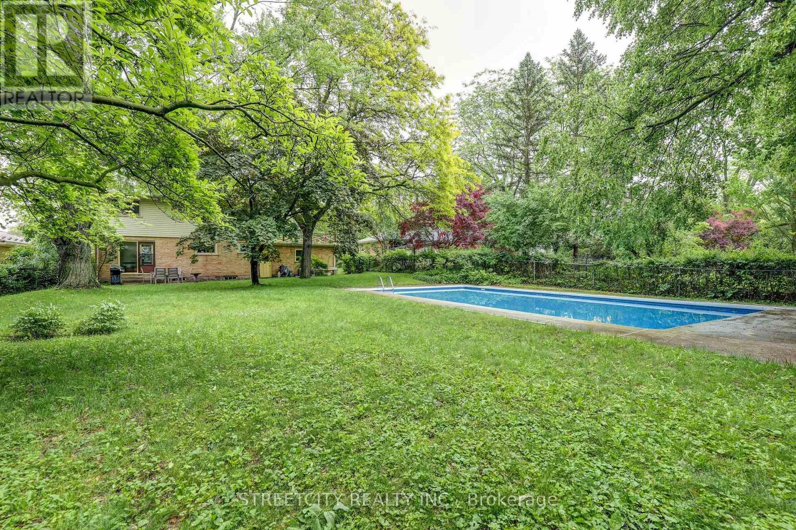 76 Bloomfield Drive, London North, Ontario  N6G 1P3 - Photo 37 - X12203339