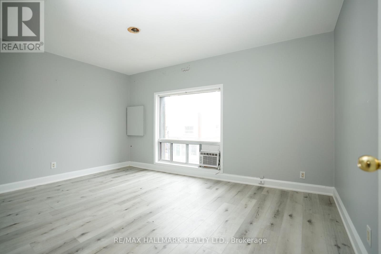 1 - 37 Holland Street, Bradford West Gwillimbury, Ontario  L3Z 2B9 - Photo 1 - N12203142