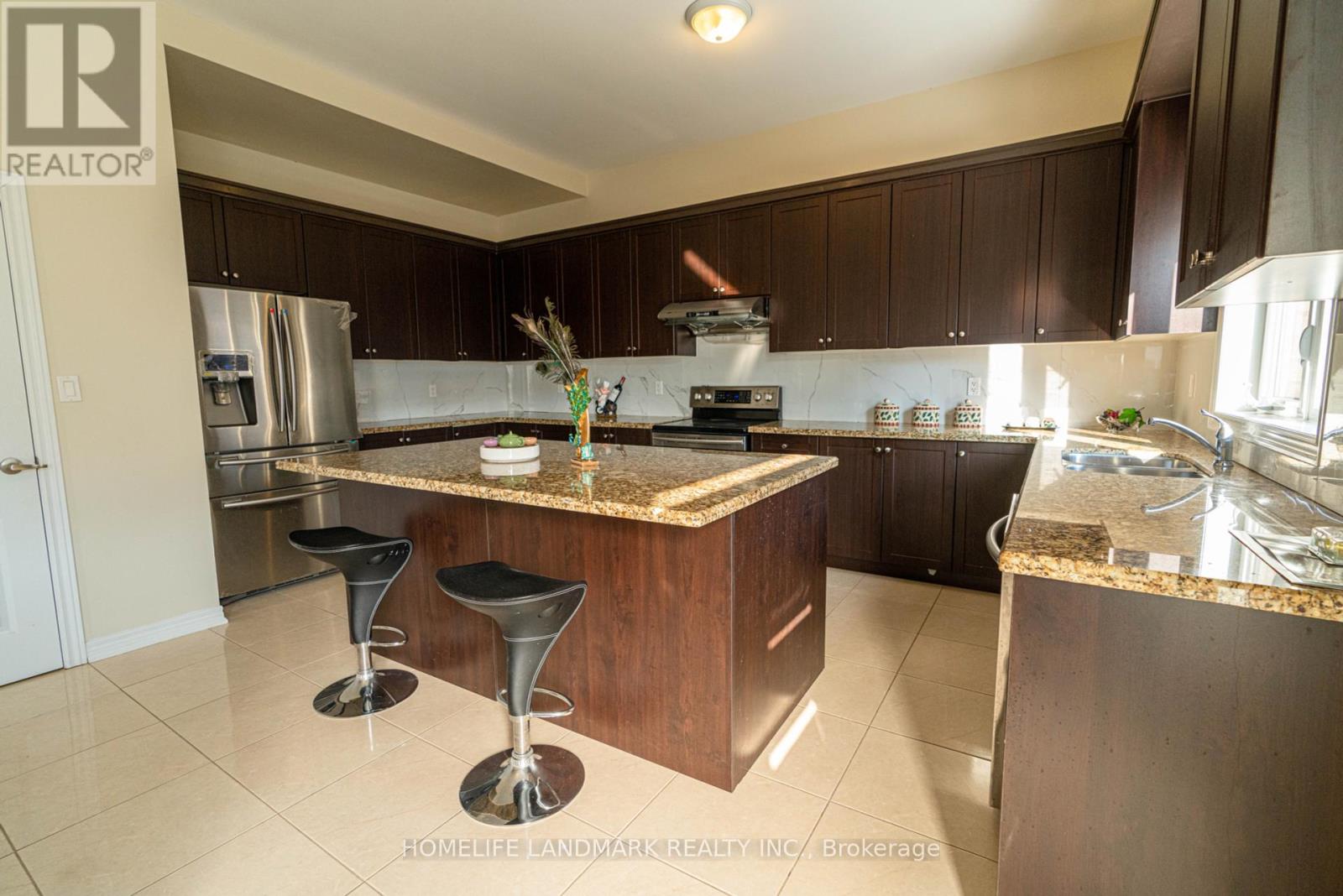 60 Wozniak Crescent, Markham, Ontario  L6E 0L4 - Photo 8 - N12203211