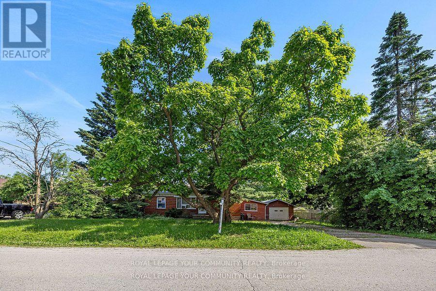 7 Stancroft Drive, Richmond Hill, Ontario  L4C 4N2 - Photo 4 - N12203246