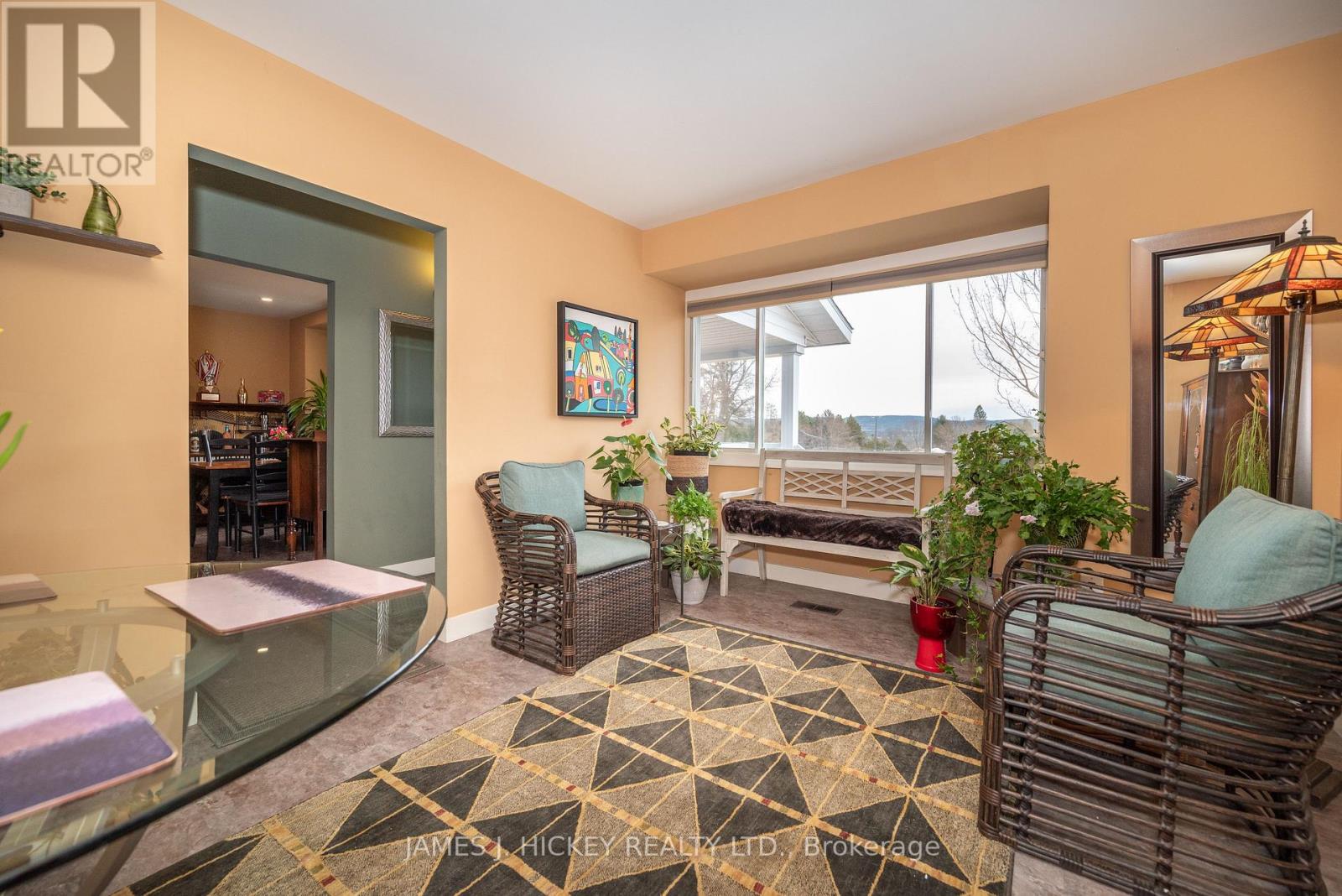 8 Mountain View Crescent, Deep River, Ontario  K0J 1P0 - Photo 9 - X12089336