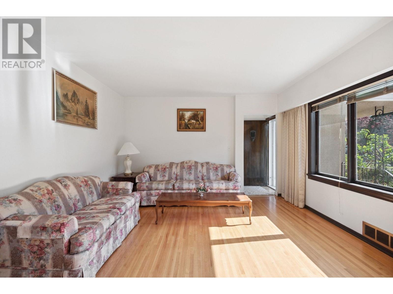 4262 Dumfries Street, Vancouver, British Columbia  V5N 3T2 - Photo 6 - R3012396