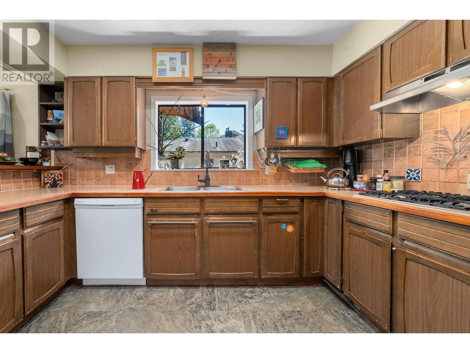 2152 Mackay Avenue, North Vancouver, British Columbia  V7P 2M7 - Photo 12 - R3012405