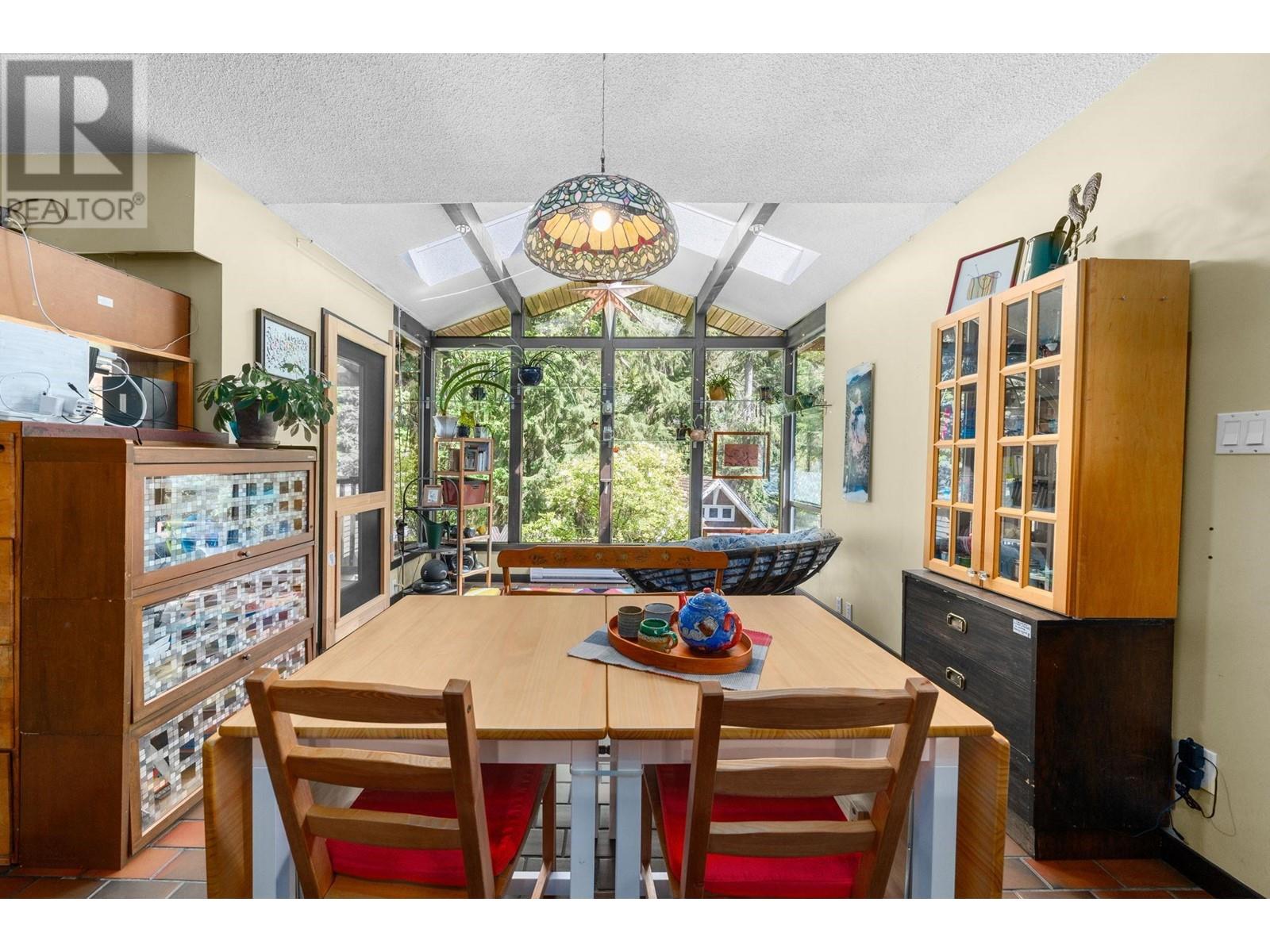 2152 Mackay Avenue, North Vancouver, British Columbia  V7P 2M7 - Photo 15 - R3012405