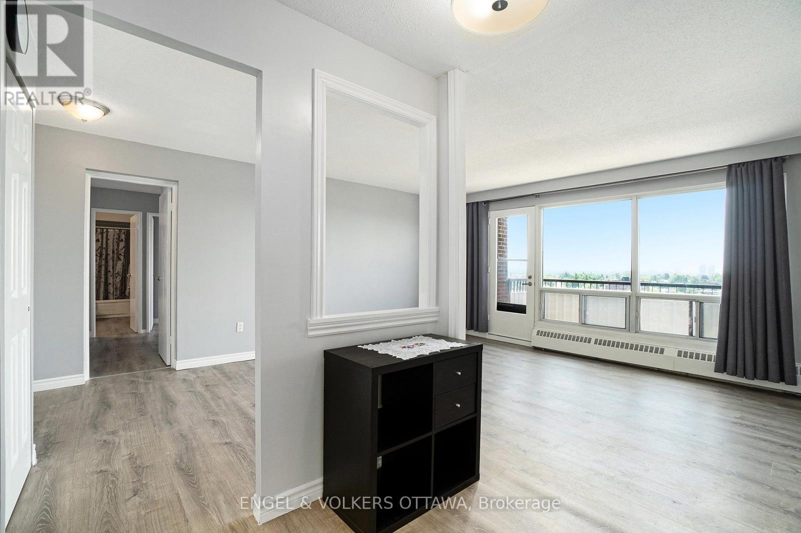 817 - 20 Chesterton Drive, Ottawa, Ontario  K2E 6Z7 - Photo 10 - X12202143