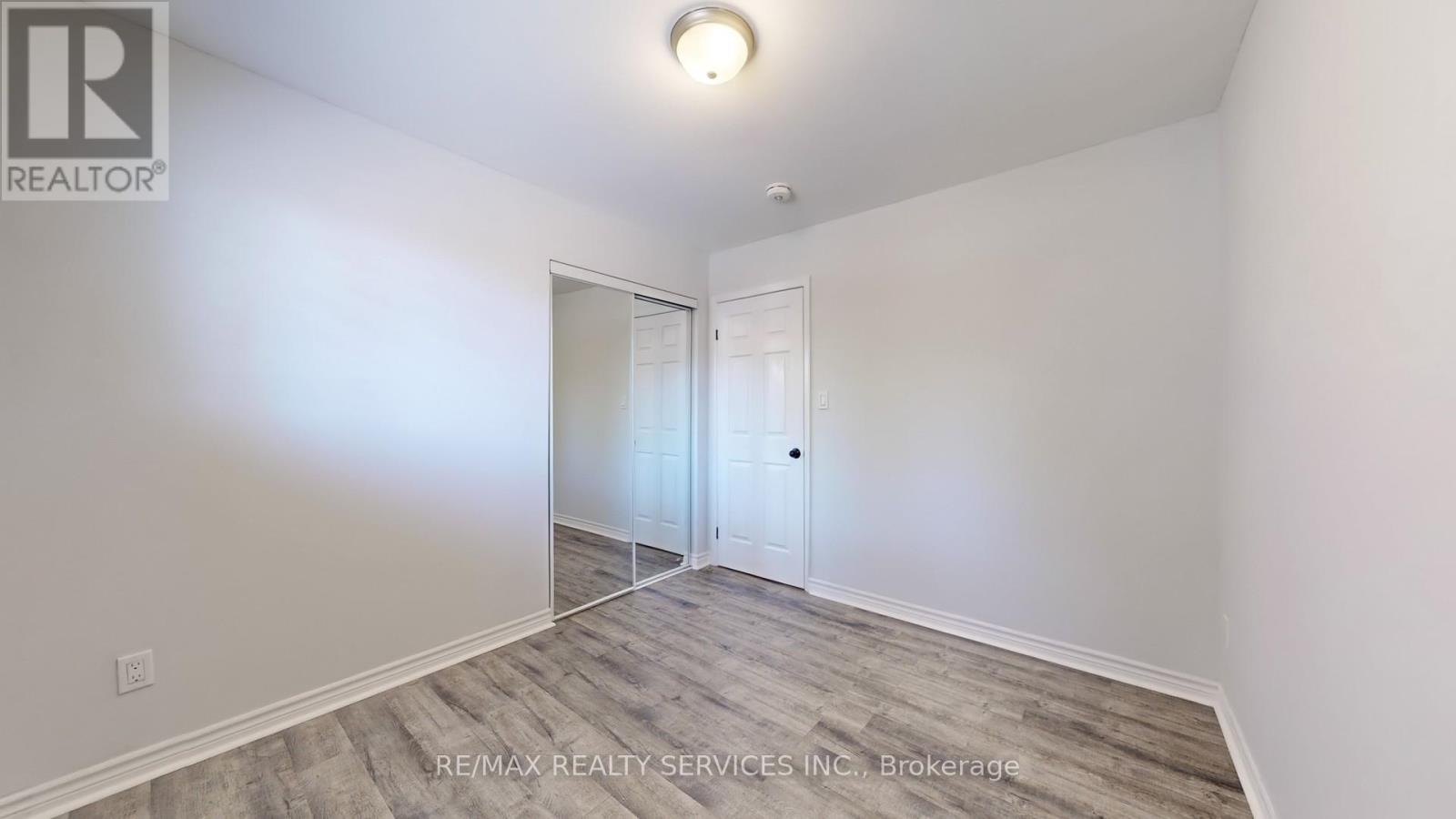 55 Greenwood Crescent, Brampton, Ontario  L6S 1T2 - Photo 19 - W12203083