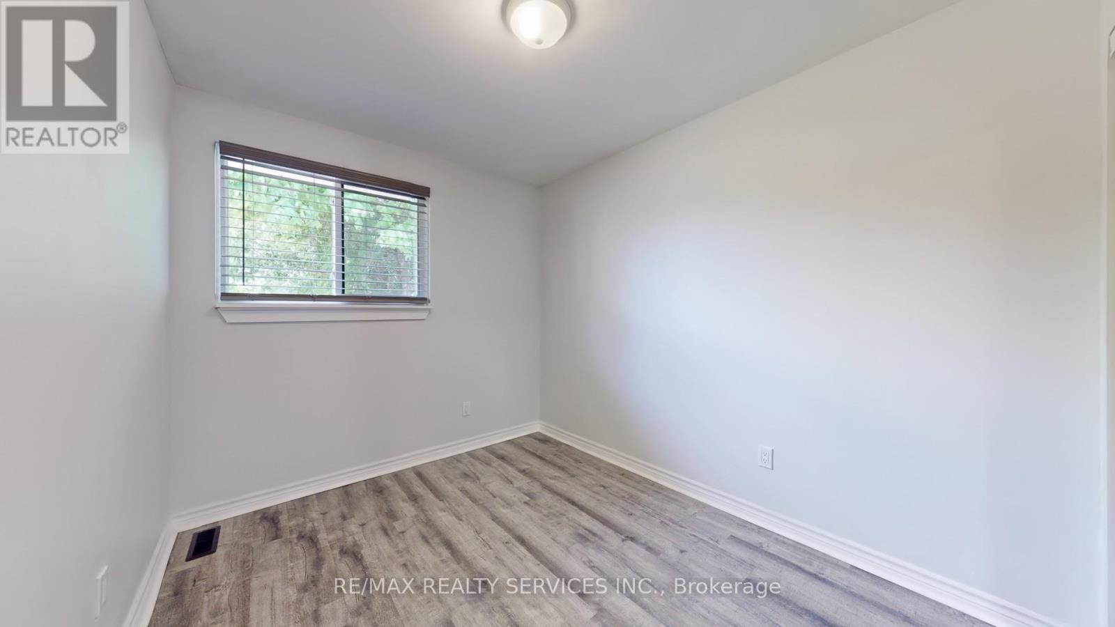 55 Greenwood Crescent, Brampton, Ontario  L6S 1T2 - Photo 24 - W12203083
