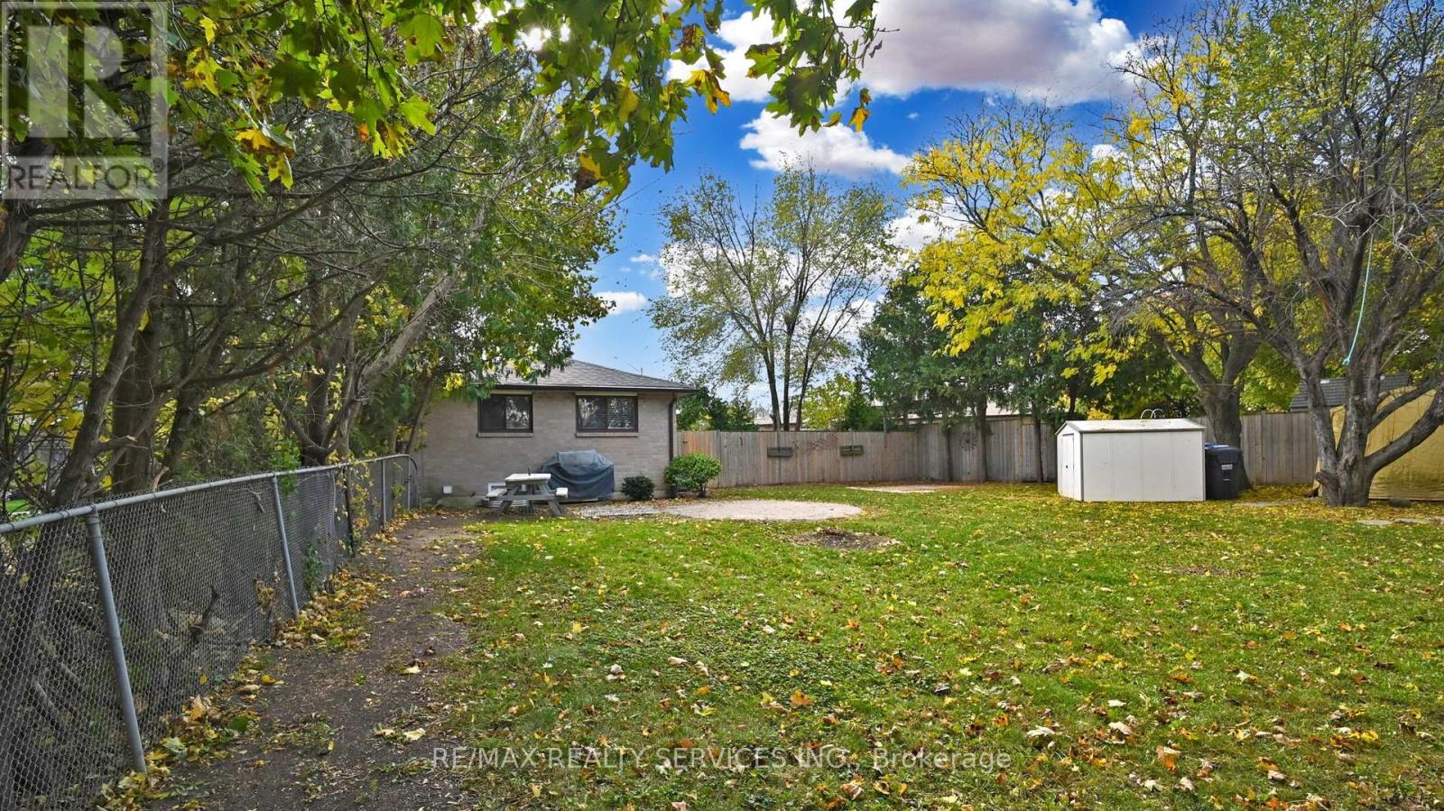 55 Greenwood Crescent, Brampton, Ontario  L6S 1T2 - Photo 34 - W12203083