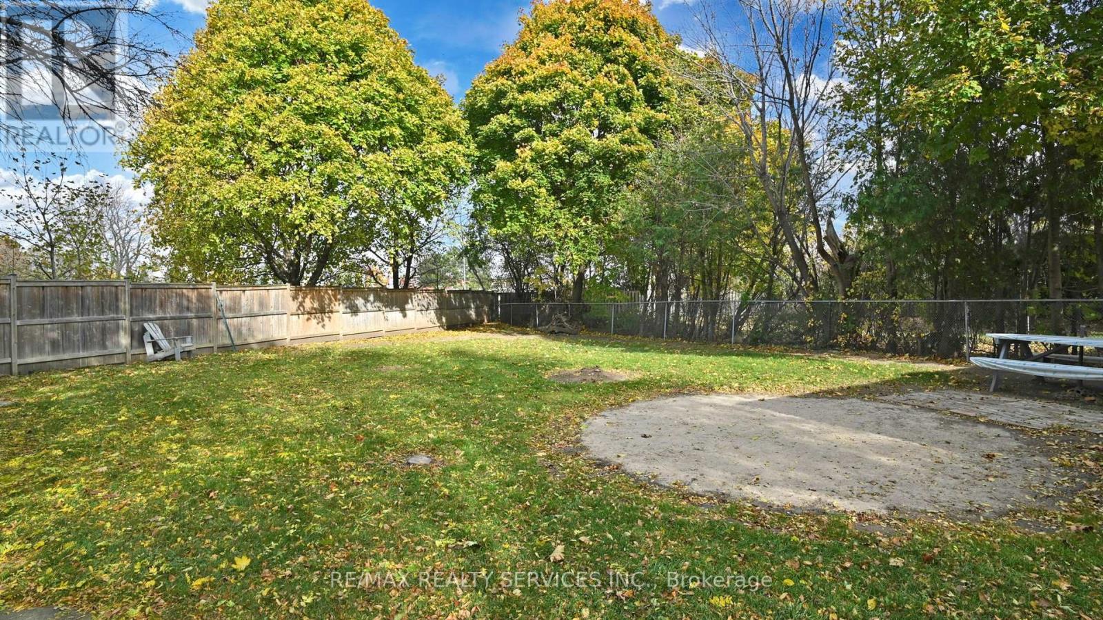55 Greenwood Crescent, Brampton, Ontario  L6S 1T2 - Photo 37 - W12203083