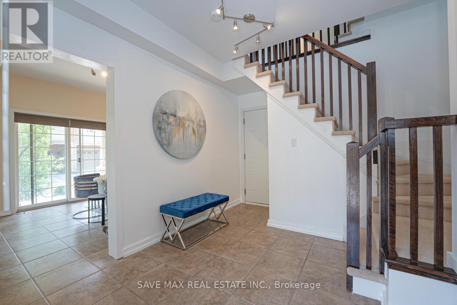 623 Maude Common, Burlington, Ontario  L7L 0C7 - Photo 10 - W12203089