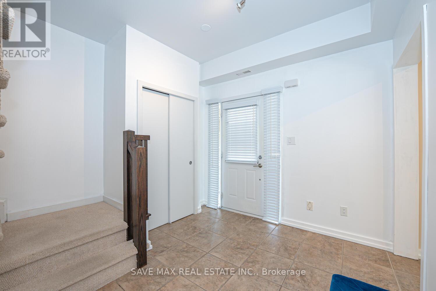623 Maude Common, Burlington, Ontario  L7L 0C7 - Photo 11 - W12203089