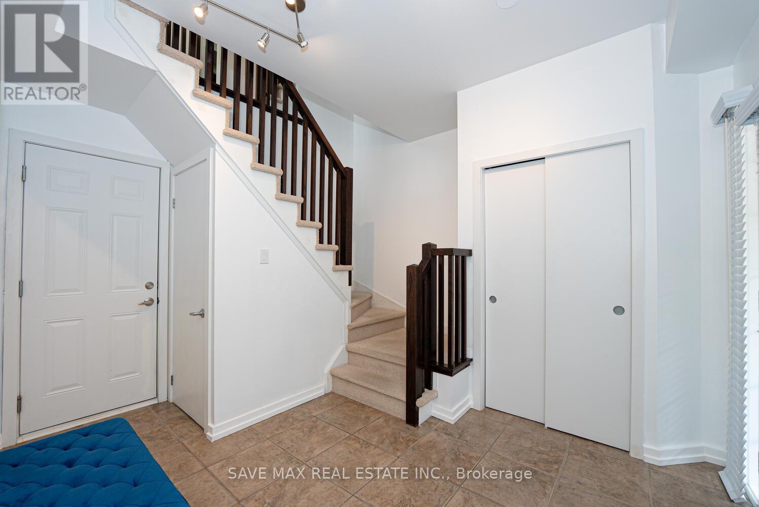 623 Maude Common, Burlington, Ontario  L7L 0C7 - Photo 15 - W12203089