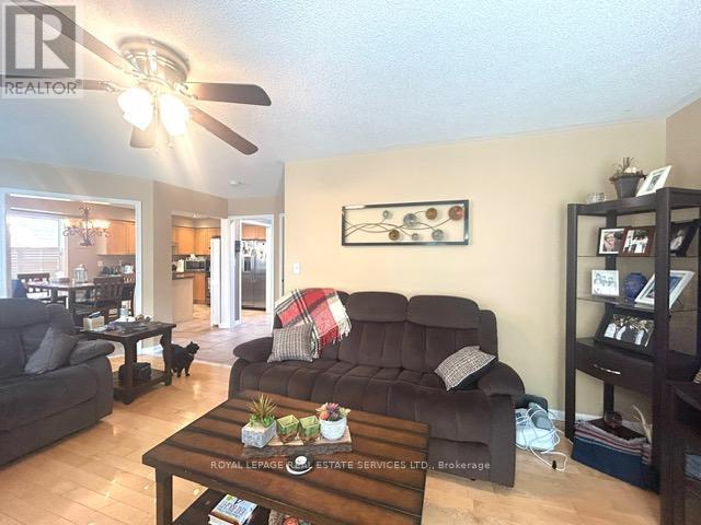5579 Thorn Lane, Burlington, Ontario  L7L 6V8 - Photo 13 - W12203118