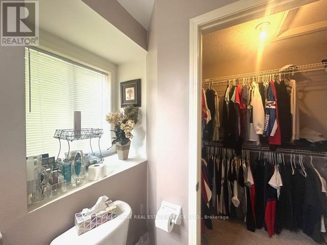 5579 Thorn Lane, Burlington, Ontario  L7L 6V8 - Photo 19 - W12203118