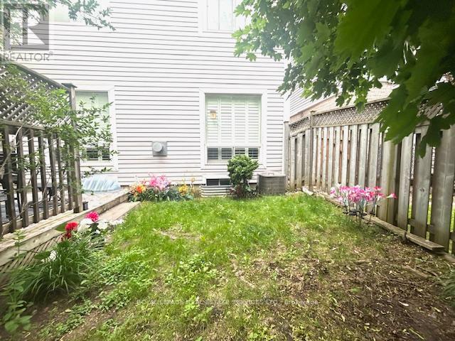 5579 Thorn Lane, Burlington, Ontario  L7L 6V8 - Photo 39 - W12203118