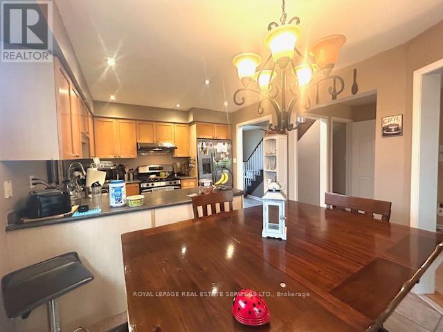 5579 Thorn Lane, Burlington, Ontario  L7L 6V8 - Photo 9 - W12203118