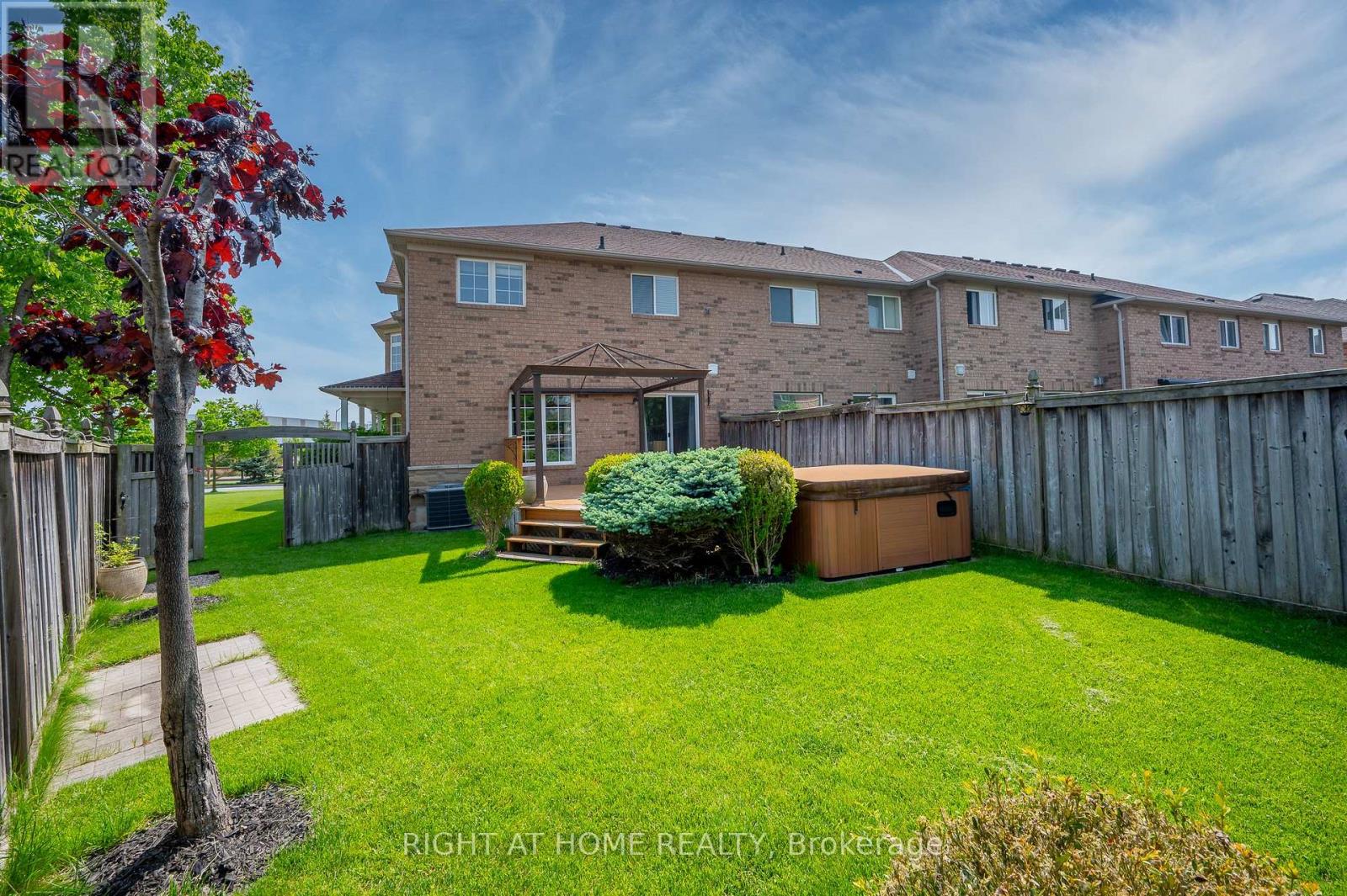2061 Redstone Crescent, Oakville, Ontario  L6M 5B1 - Photo 44 - W12203120