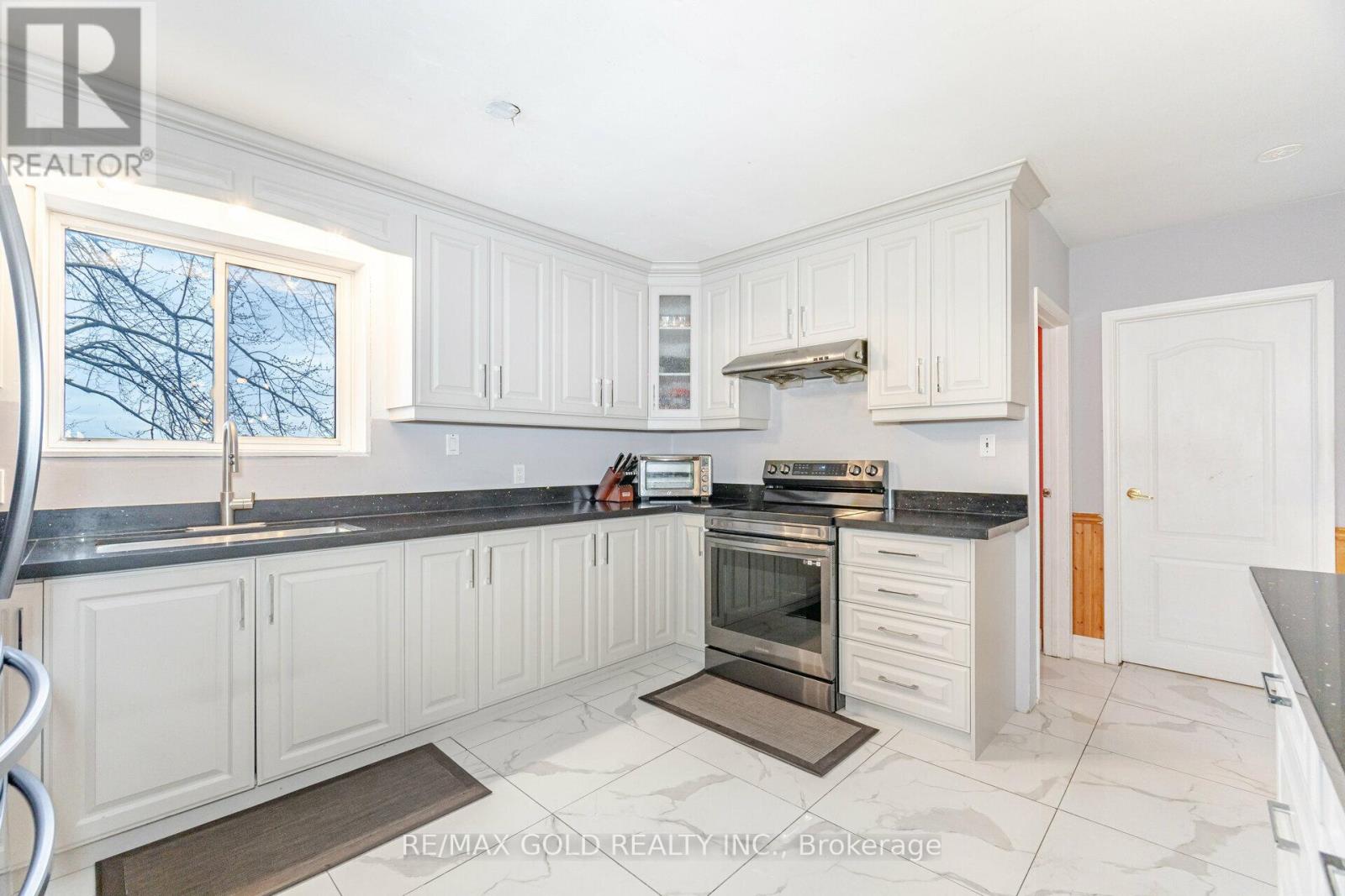 13080 Centreville Creek Road, Caledon, Ontario  L7C 3A7 - Photo 10 - W12203131