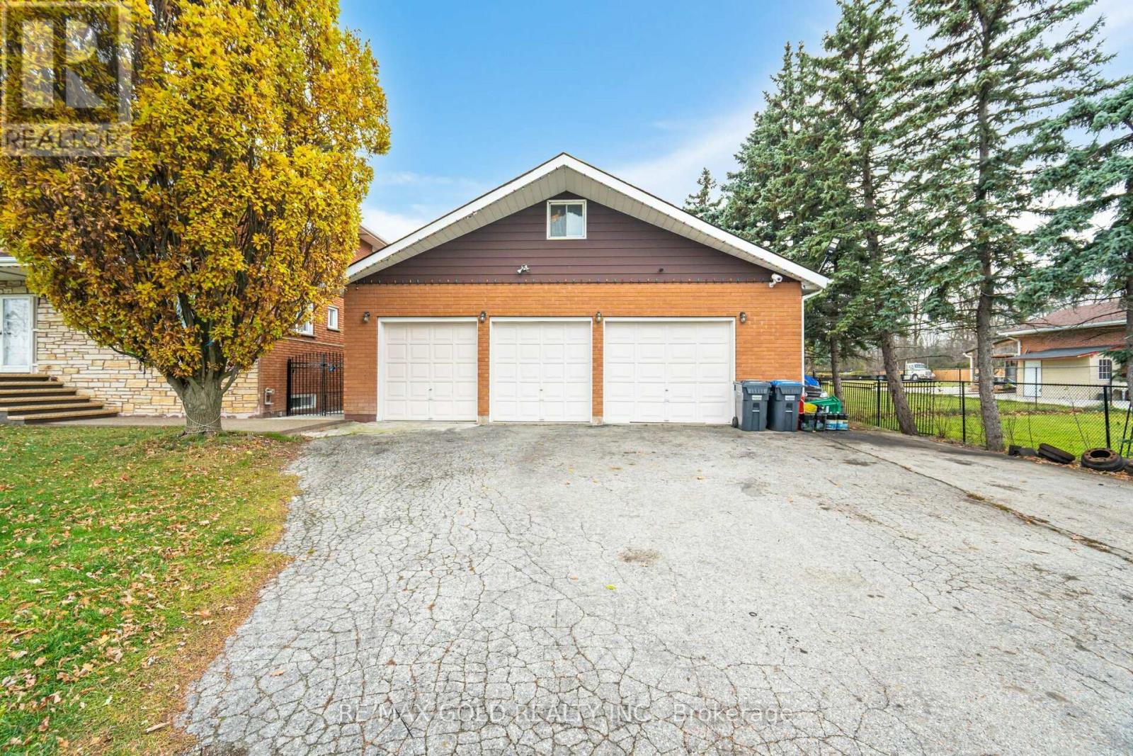 13080 Centreville Creek Road, Caledon, Ontario  L7C 3A7 - Photo 3 - W12203131