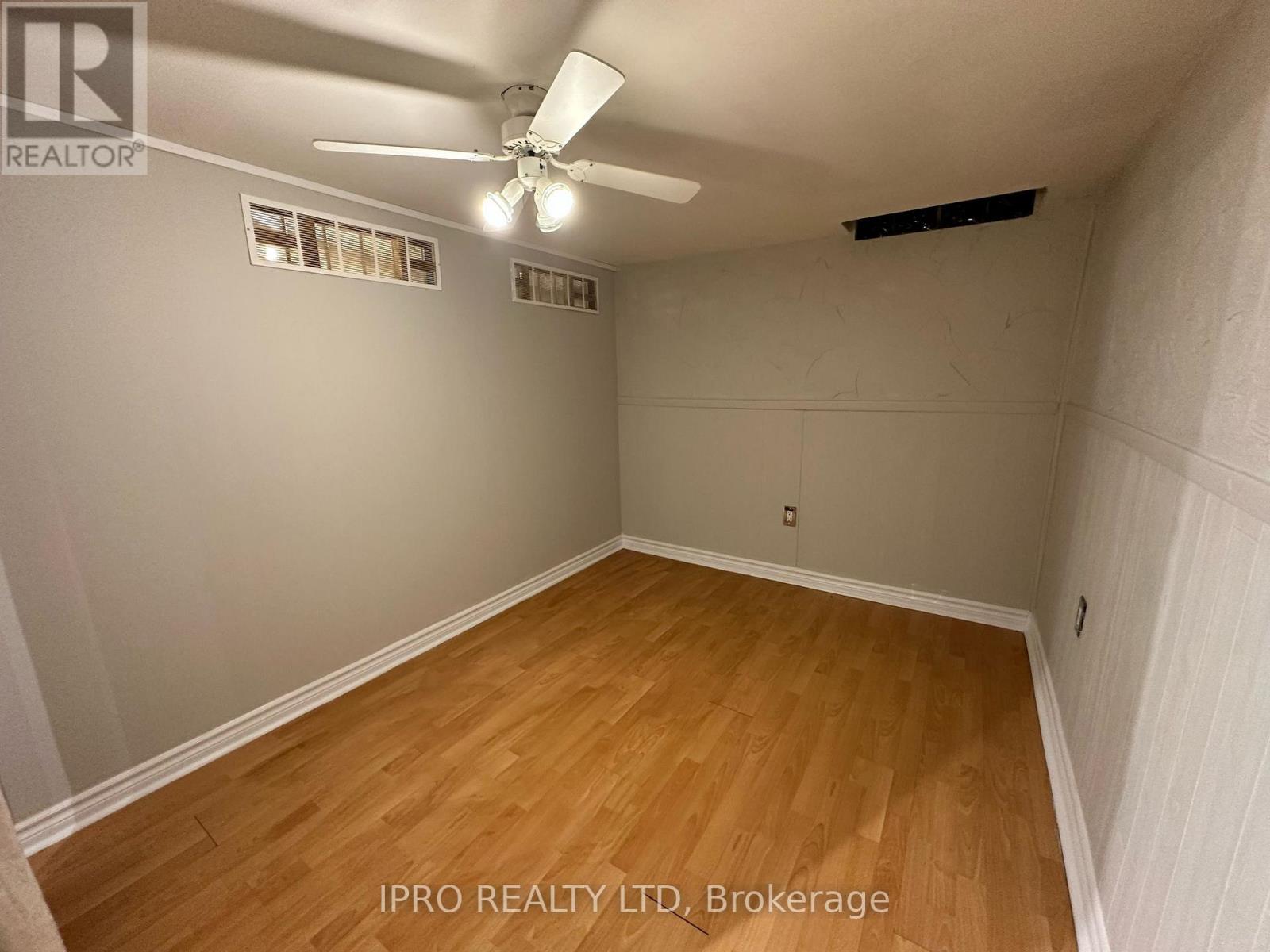 32 Hindquarter Court, Brampton, Ontario  L6S 2C3 - Photo 15 - W12203157