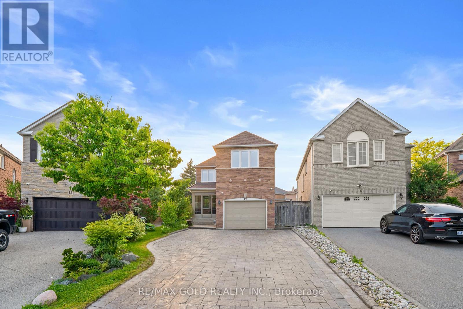 14 TWISTED OAK STREET, Brampton, Ontario