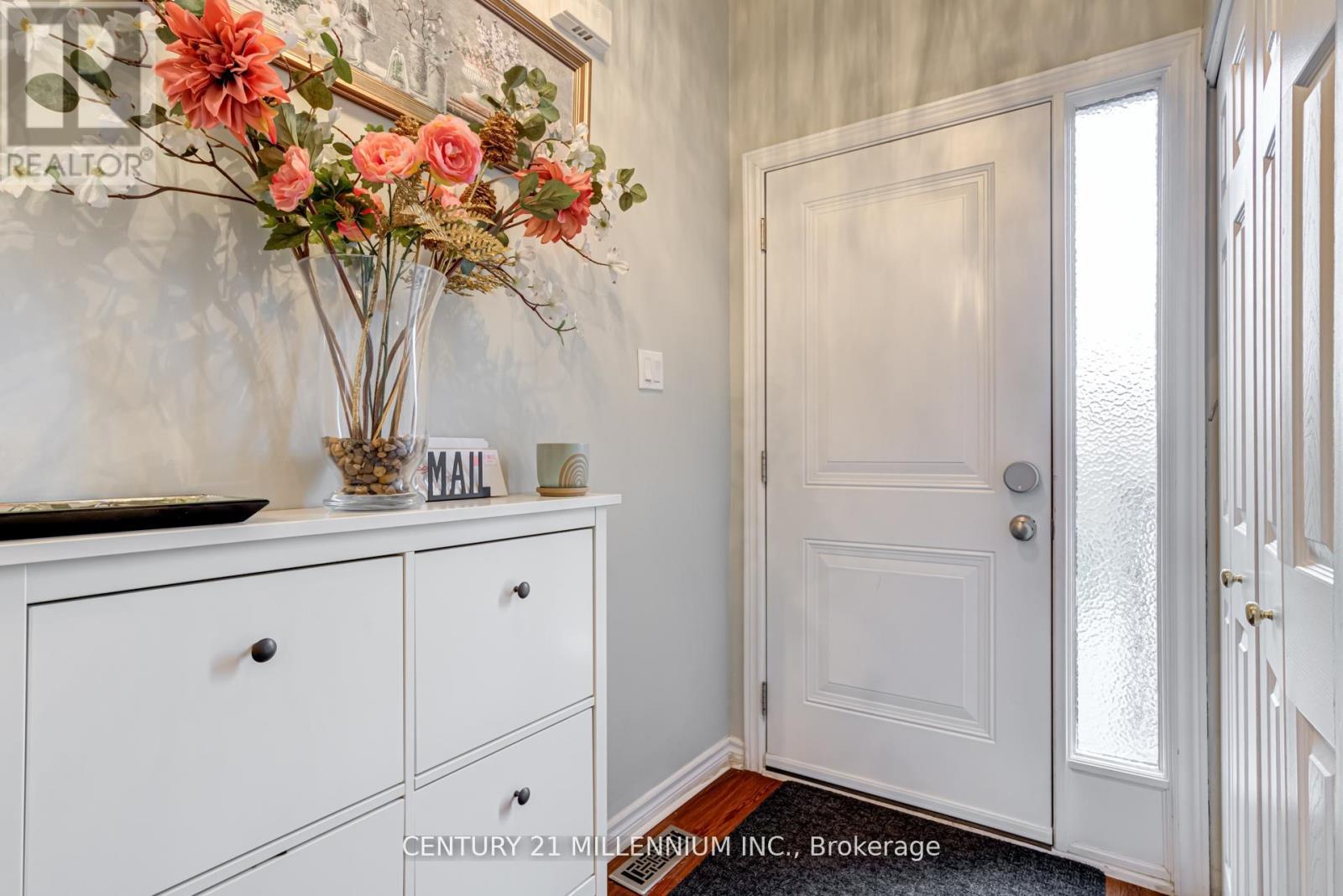 4 - 1536 Sixth Line, Oakville, Ontario  L6H 2P2 - Photo 2 - W12203202