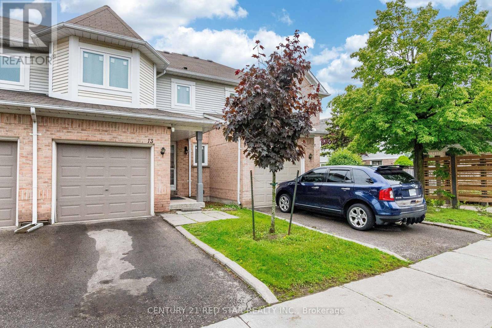 13 Wickstead Court, Brampton, Ontario  L6R 1N8 - Photo 2 - W12203235