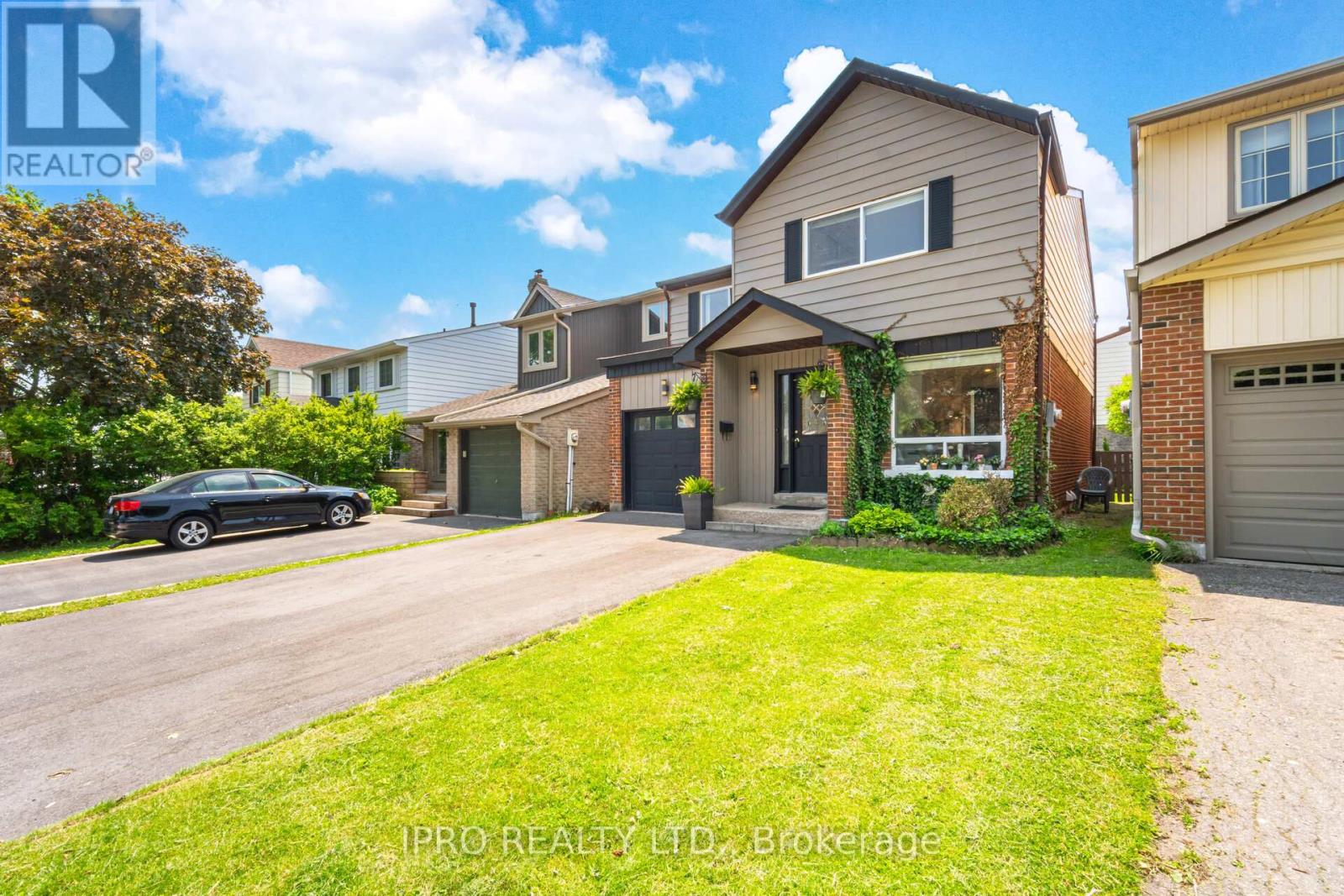 734 Briar Crescent, Milton, Ontario  L9T 3Z8 - Photo 1 - W12203237