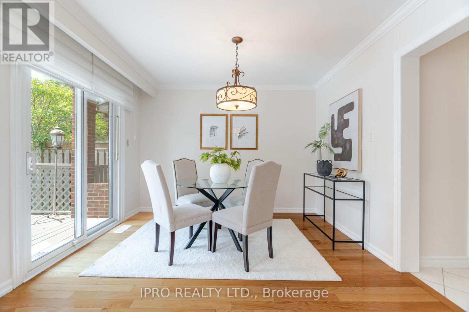 734 Briar Crescent, Milton, Ontario  L9T 3Z8 - Photo 10 - W12203237
